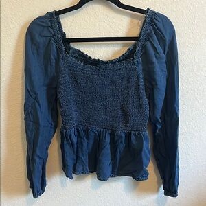 🚨LAST CHANCE🚨 Old Navy Blue Smocked Top